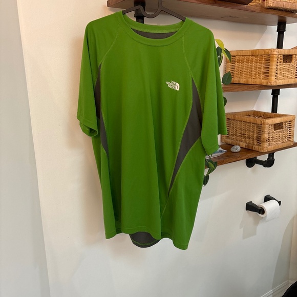 Tshirt - Picture 1 of 1